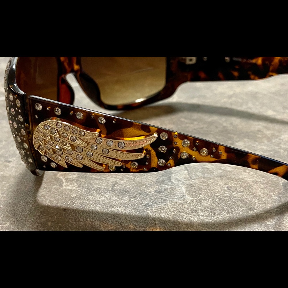 Tortoise Shell Brown Sunglasses - Picture 4 of 5
